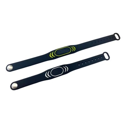 Ingrosso Logo a colori personalizzati NFC NTAG 213 NFC Braccialetto MINI Tag Biglietto Soft RFID Braccialetto in silicone per Spot Event ID