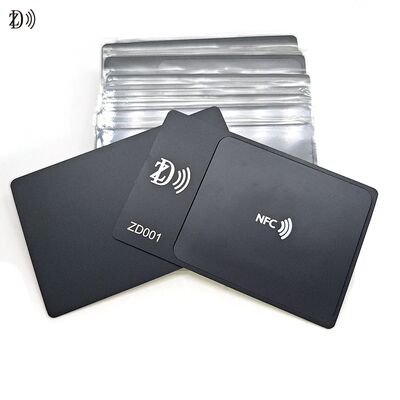 Biglietto da visita NFC in metallo con design personalizzato NTAG216 888 Byte 13.56MHz RFID in acciaio inossidabile