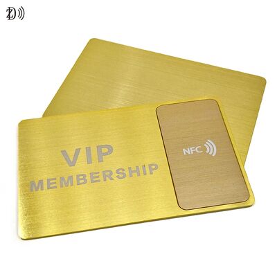 Biglietto da visita NFC in metallo con design personalizzato NTAG216 888 Byte 13.56MHz RFID in acciaio inossidabile
